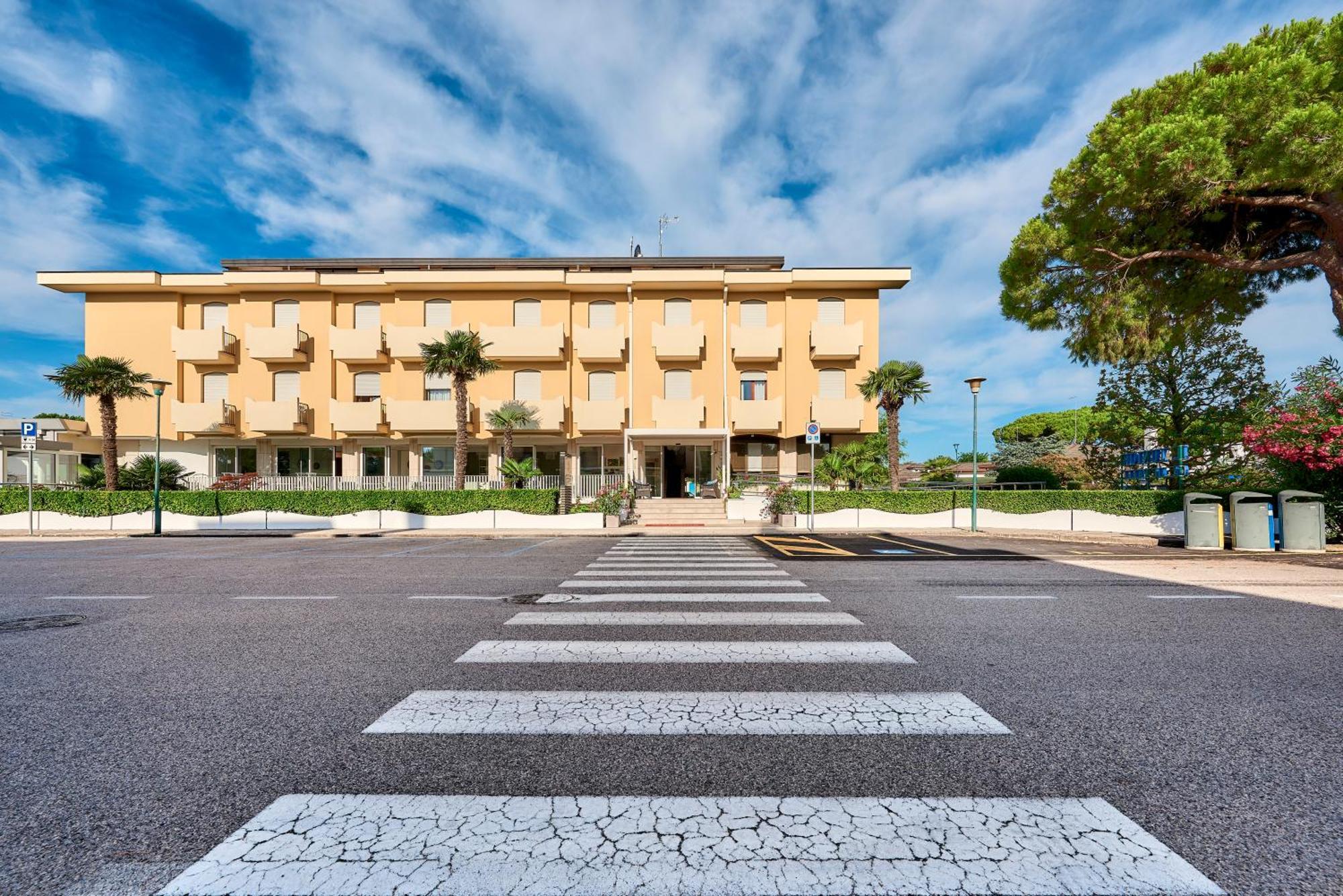 Junior Family Hotel Cavallino-Treporti Eksteriør billede