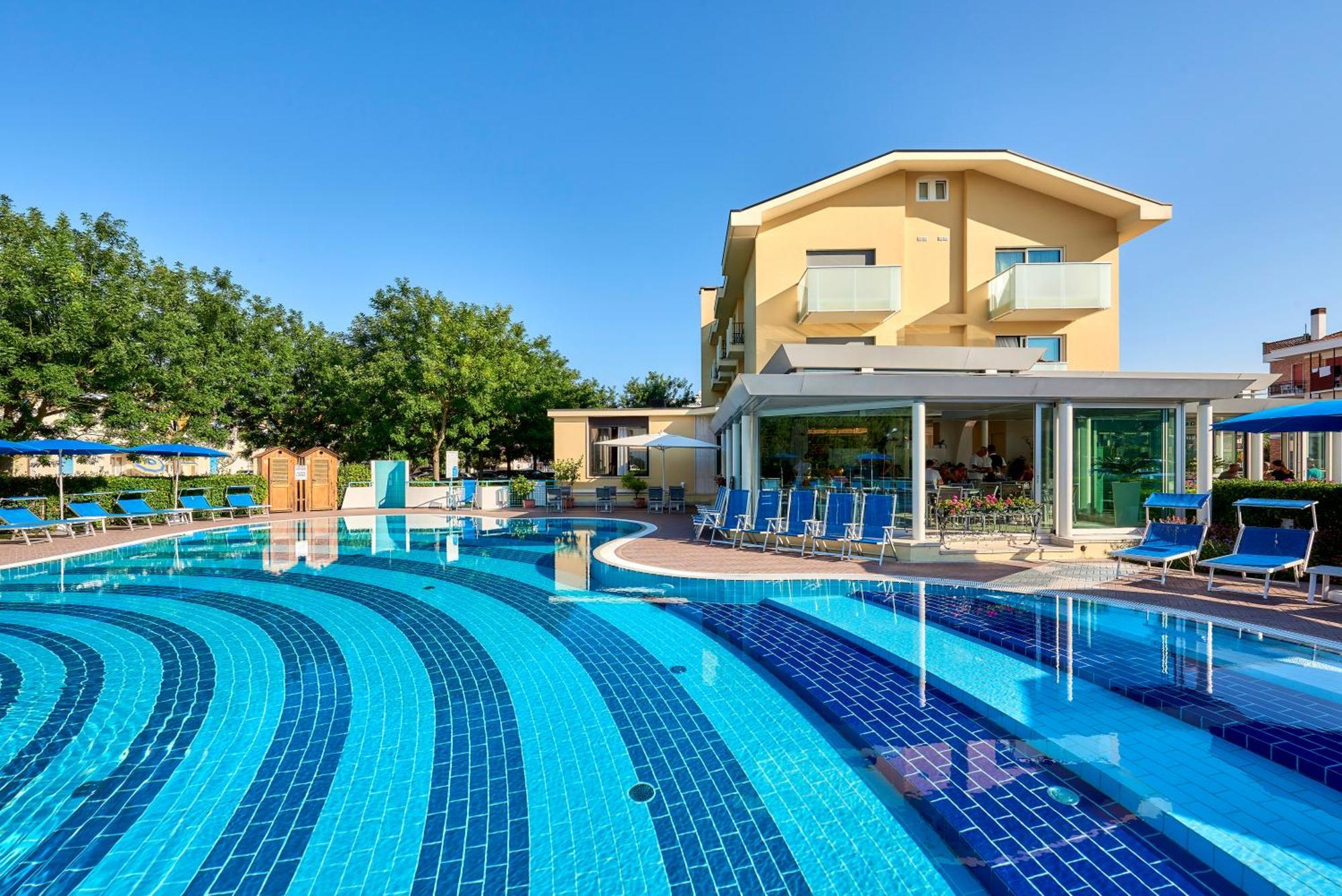 Junior Family Hotel Cavallino-Treporti Eksteriør billede