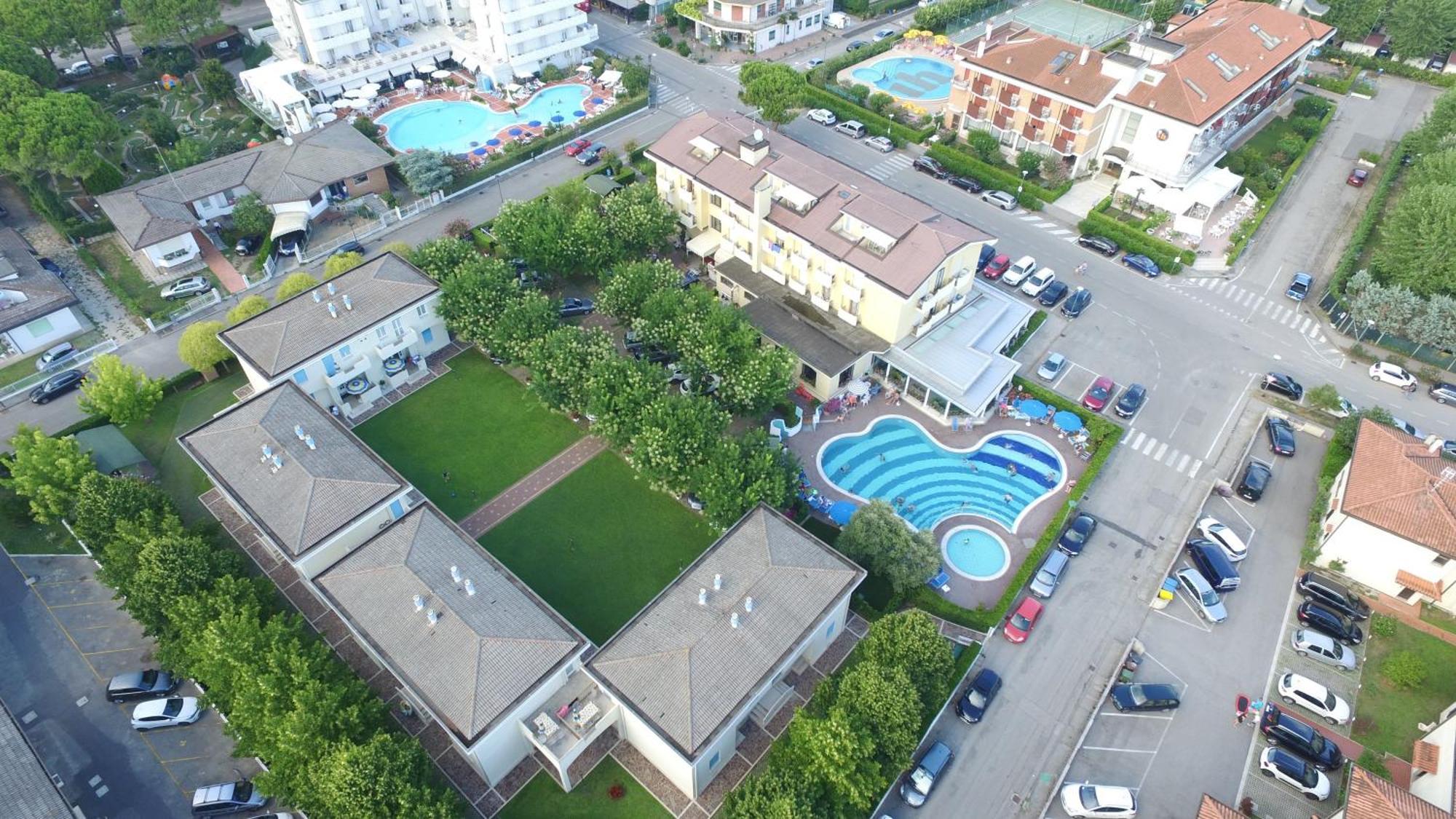 Junior Family Hotel Cavallino-Treporti Eksteriør billede